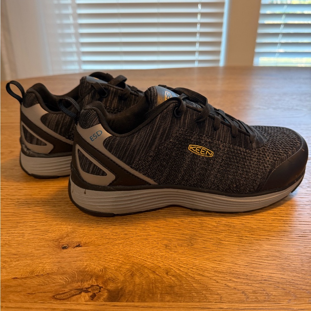Keen Charcoal and Black Mesh Sparta ESD Aluminum Toe Utility Shoe Sneaker - Picture 2 of 8